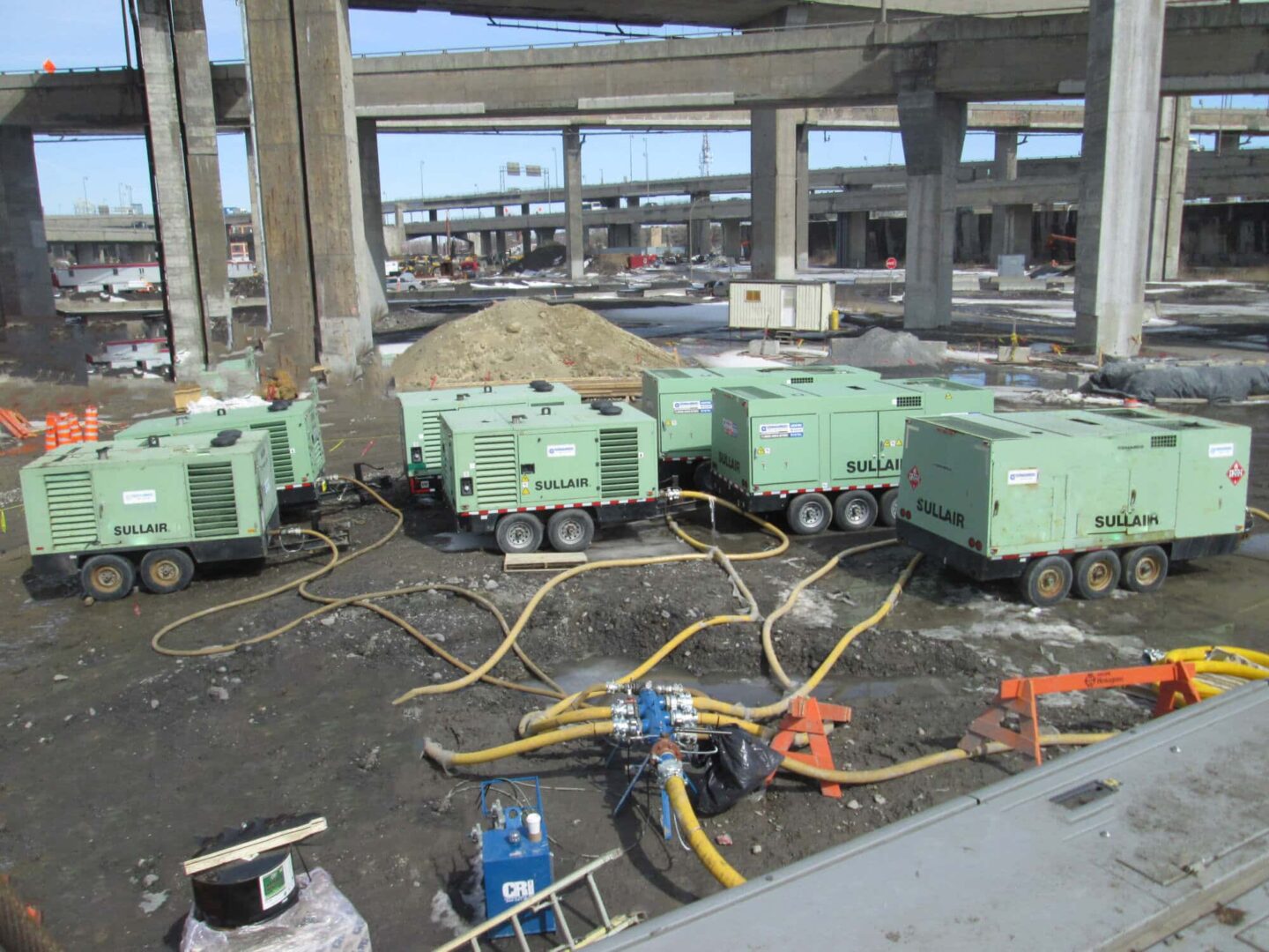 Large Portable Sullair Rental Turcot Construction